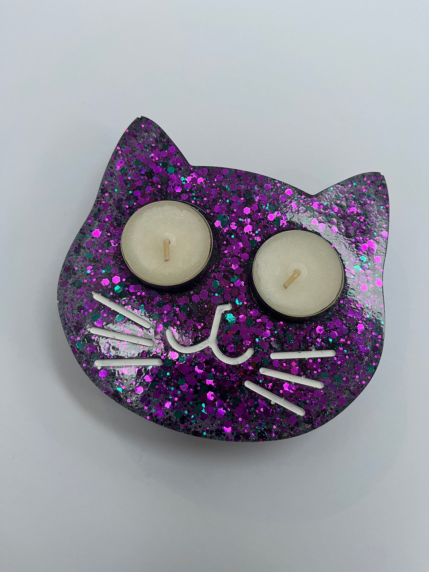 Cat eye tealight holder